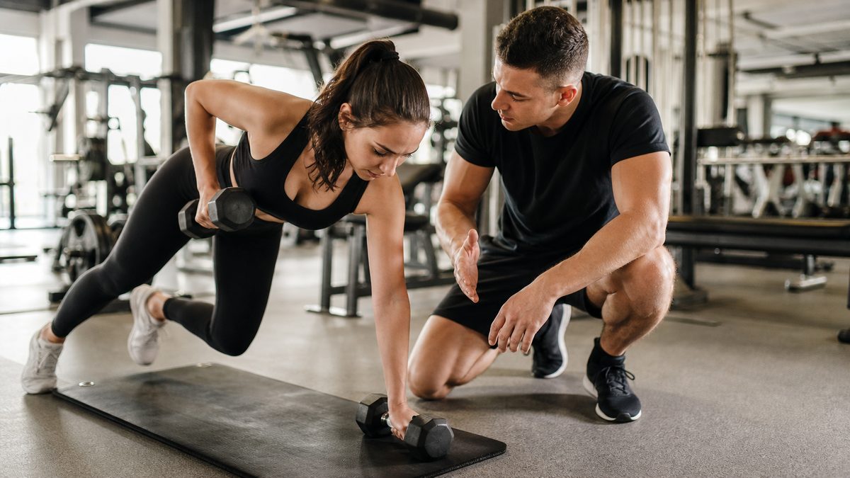 what does a personal trainer do